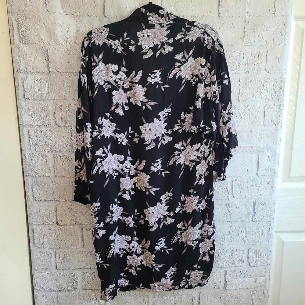 Spiritual Gangster Black Floral Robe - Picture 5 of 14